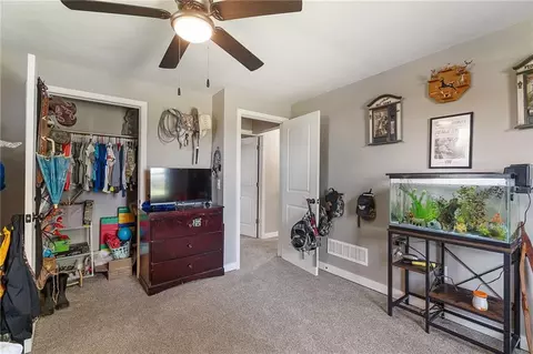 Bedroom - 16527 Varner Rd, Mayview, MO 64071 photo 4 of 6
