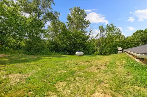 Exterior - 16527 Varner Rd, Mayview, MO 64071 photo 5 of 7