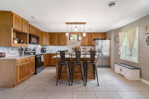 Kitchen - 16527 Varner Rd, Mayview, MO 64071 photo 2 of 4