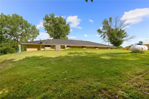 Exterior - 16527 Varner Rd, Mayview, MO 64071 photo 6 of 7