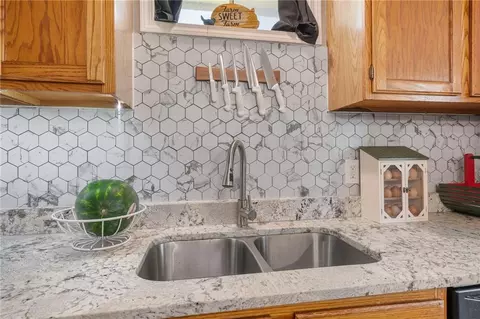 Kitchen - 16527 Varner Rd, Mayview, MO 64071 photo 3 of 4
