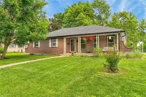 600 N Park Dr, Belton, MO 64012