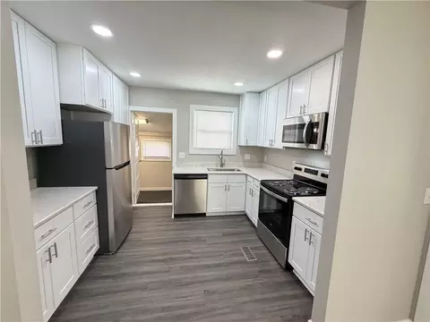 638 E Mill St, Liberty, MO 64068