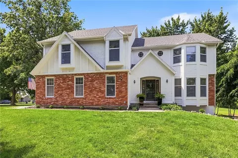 16720 Grandview St, Overland Park, KS 66085