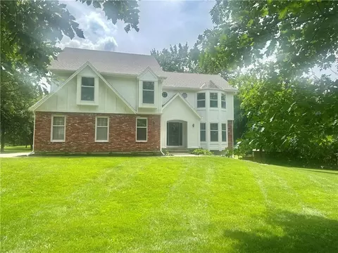 16720 Grandview St, Overland Park, KS 66085