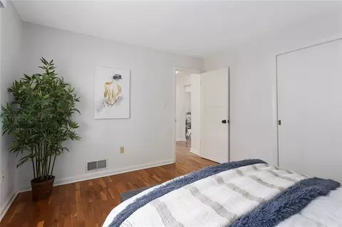 Bedroom - 209 NE Maple St, Lees Summit, MO 64063 photo 2 of 4