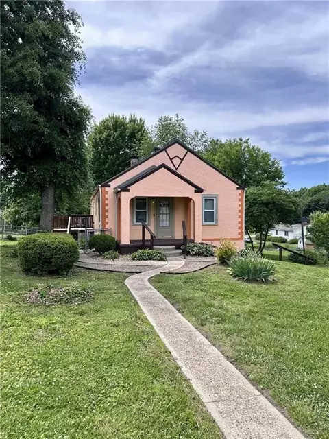 1816 S 40th St, Saint Joseph, MO 64507