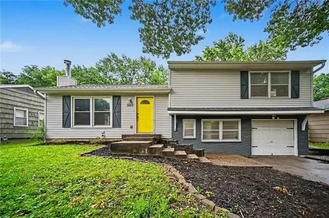 5313 N Lydia Ave, Kansas City, MO 64118