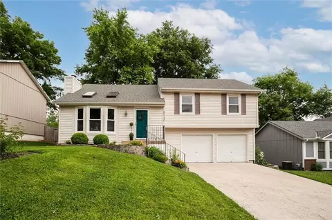 9710 W 49th Ter, Merriam, KS 66203