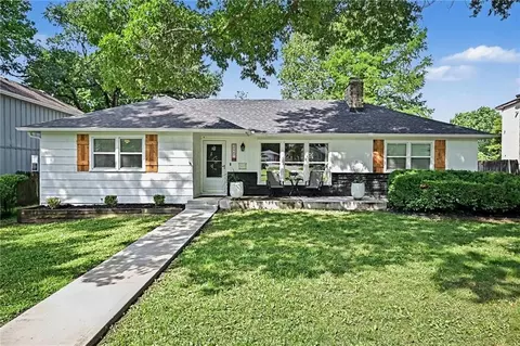 5020 Clark Dr, Roeland Park, KS 66205