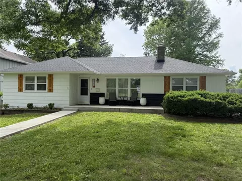 5020 Clark Dr, Roeland Park, KS 66205