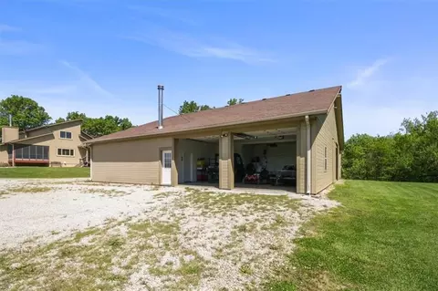 Exterior - 805 E 319th St, Drexel, MO 64742 photo 7 of 14
