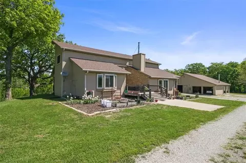 Exterior - 805 E 319th St, Drexel, MO 64742 photo 9 of 14
