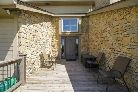 Exterior - 805 E 319th St, Drexel, MO 64742 photo 10 of 14