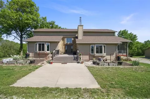 Exterior - 805 E 319th St, Drexel, MO 64742 photo 8 of 14