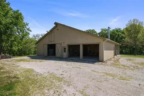 Exterior - 805 E 319th St, Drexel, MO 64742 photo 6 of 14