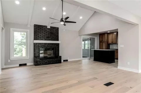 6906 Brownridge Dr, Shawnee, KS 66218