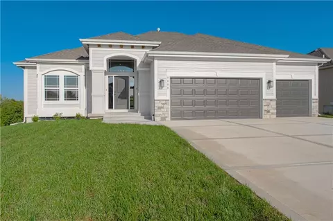8961 NE 99th St, Kansas City, MO 64157