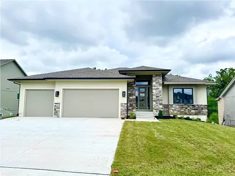 2717 NE 91st Pl, Kansas City, MO 64156