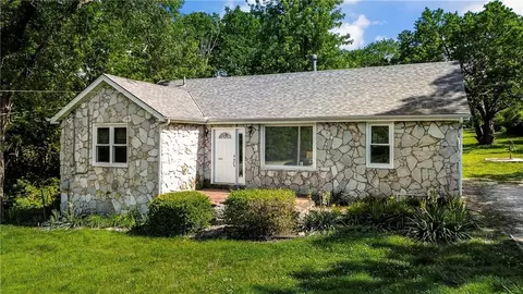 1417 W Santa Fe St, Olathe, KS 66061