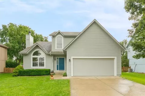 18653 W 160 St, Olathe, KS 66062