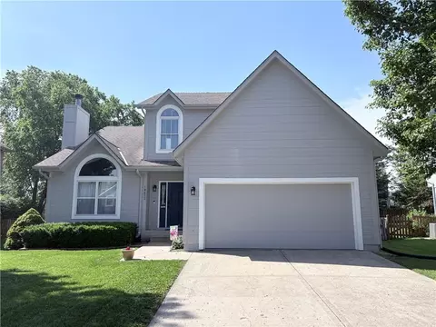 18653 W 160 St, Olathe, KS 66062