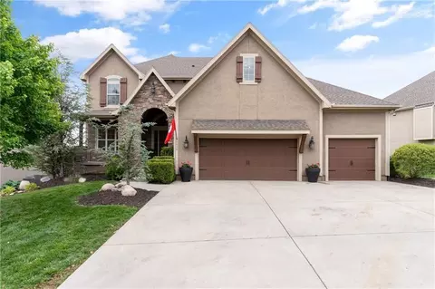 9428 W 157th Pl, Overland Park, KS 66221