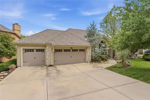 26445 W 110th St, Olathe, KS 66061