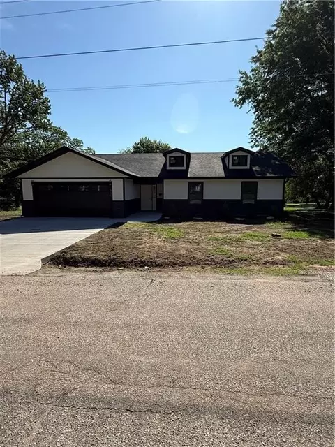 501 S Olive St, Butler, MO 64730