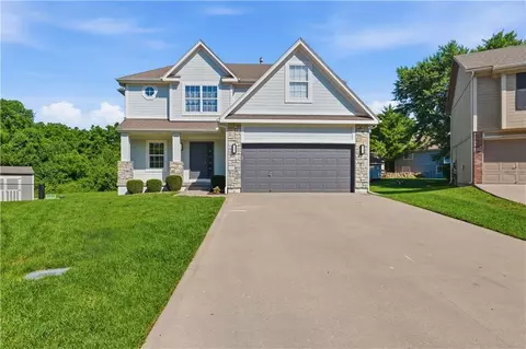 541 NW Fox Hollow Ln, Blue Springs, MO 64015