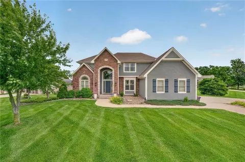 4525 Admiral Byrd Dr, Lees Summit, MO 64082