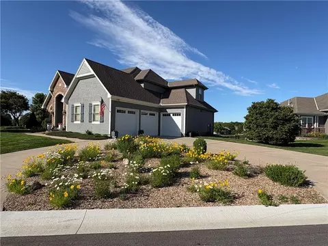 4525 Admiral Byrd Dr, Lees Summit, MO 64082