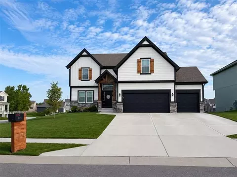 6025 NE 119th St, Kansas City, MO 64156