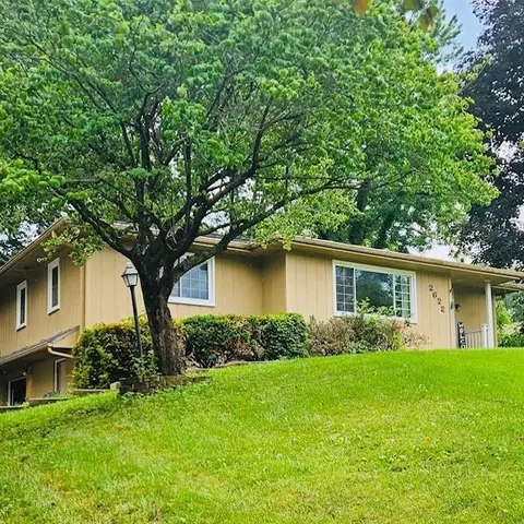 2622 Green Valley Rd, Saint Joseph, MO 64505