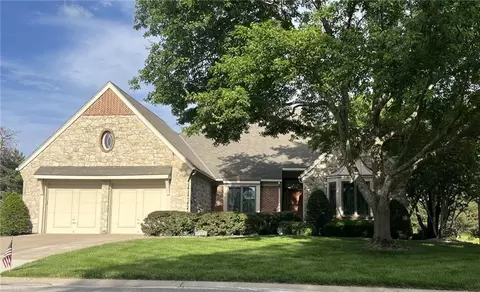 12917 Broadmoor St, Leawood, KS 66209