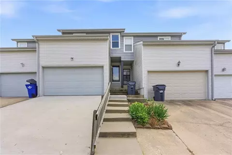 1313 E 123rd Ter #B, Olathe, KS 66061