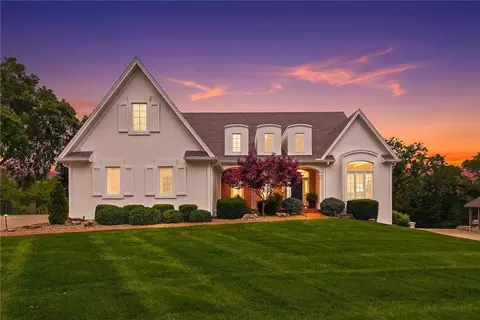 3304 Trail Ridge Dr, Independence, MO 64055