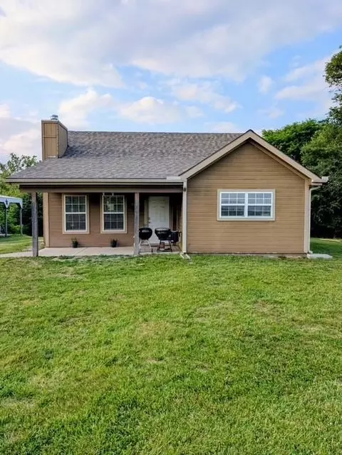 36202 E Truman Rd, Oak Grove, MO 64075