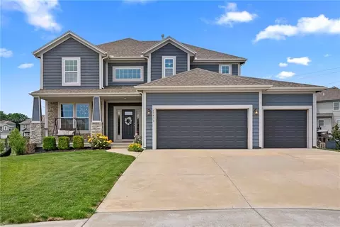 20430 W 107th Ter, Olathe, KS 66061