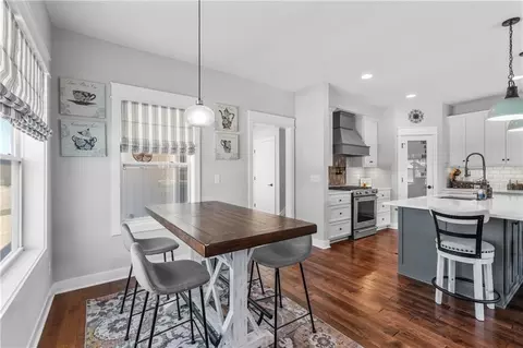 Dining - 23500 E 11th St, Independence, MO 64056 photo 2 of 2