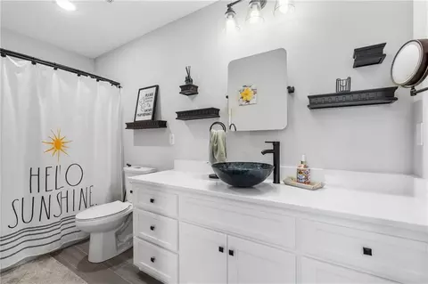 Bath - 23500 E 11th St, Independence, MO 64056 photo 6 of 6