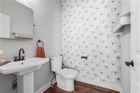 Bath - 23500 E 11th St, Independence, MO 64056 photo 1 of 6
