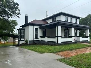 10015 Johnson Dr, Merriam, KS 66203