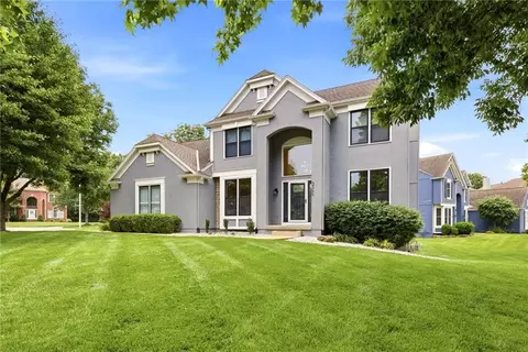 3345 W 143rd Ter, Overland Park, KS 66224