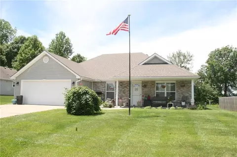 516 Dolinger Ct, Trimble, MO 64492