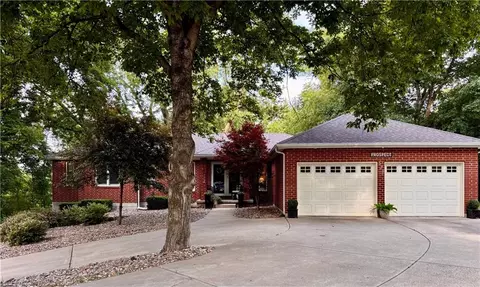 538 Prospect St, Weston, MO 64098