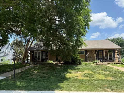 9403 Bluejacket Dr, Overland Park, KS 66214