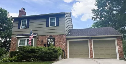 9529 Eby St, Overland Park, KS 66212