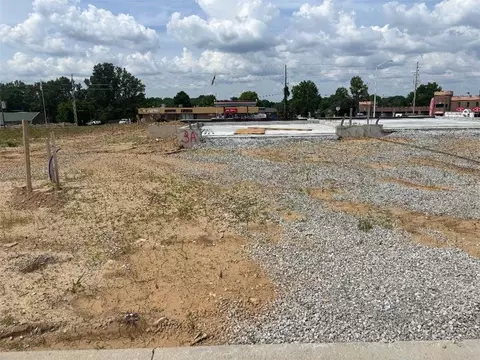 15550 E 47th Ter, Kansas City, MO 64136