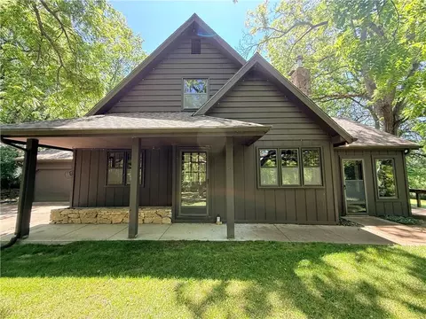 467 N 1600 Rd, Lawrence, KS 66049
